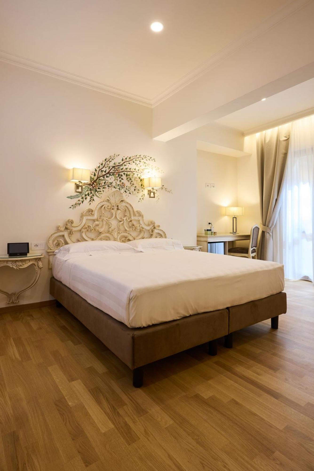 Superior Double or Twin Room Dependence